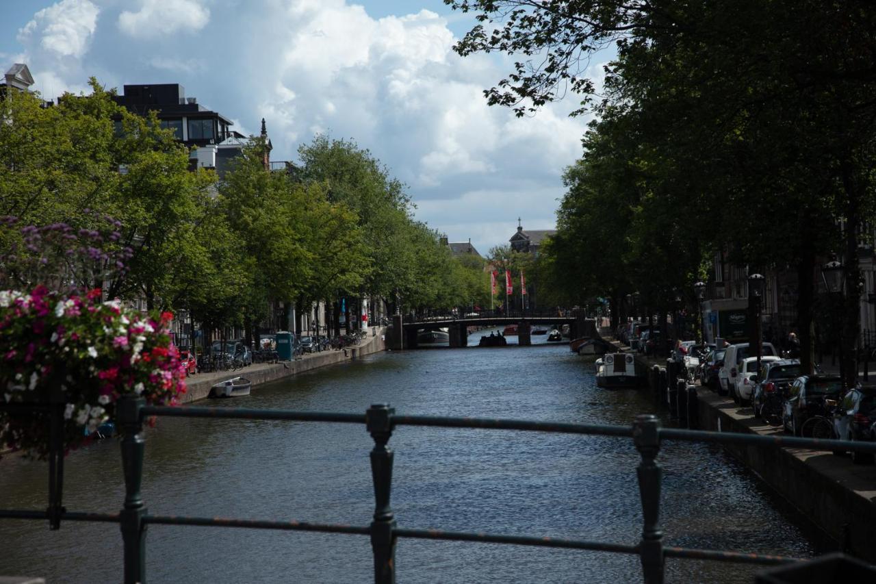 Hotel 717 Amsterdam Exterior foto The river in 2011