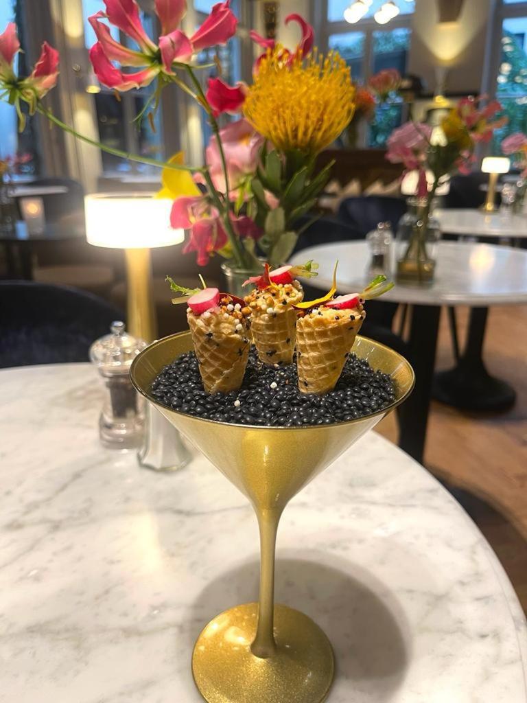 Hotel 717 Amsterdam Exterior foto Caviar and ice cream